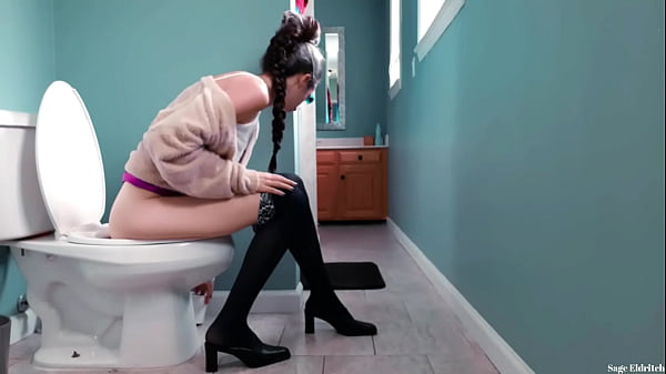 Party Girl Sage Eldritch Peeing [Voyeur]