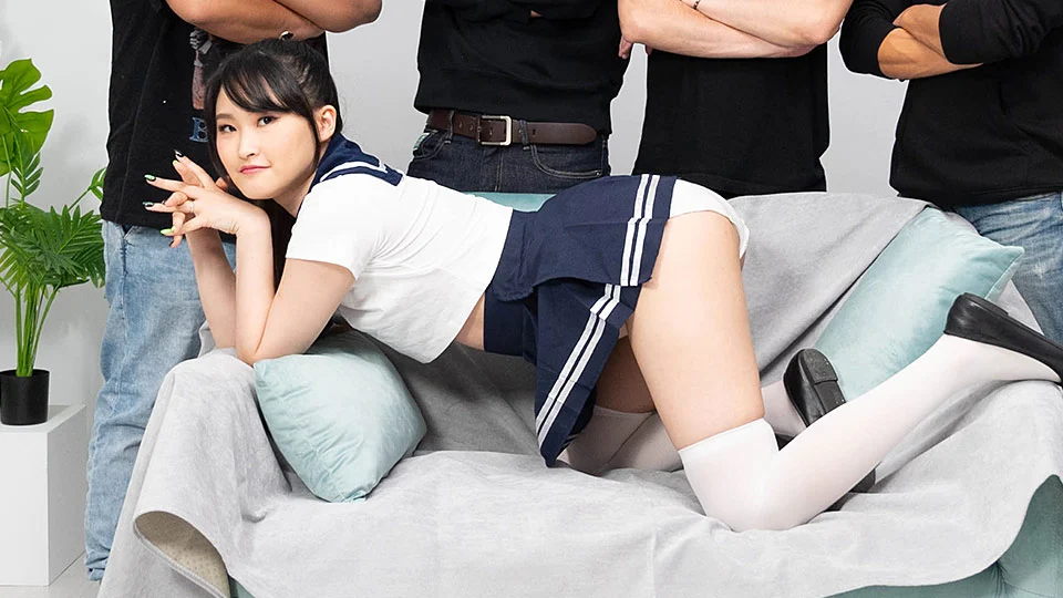 XXX Idol Minnie Gets Blackmailed By Her Manager